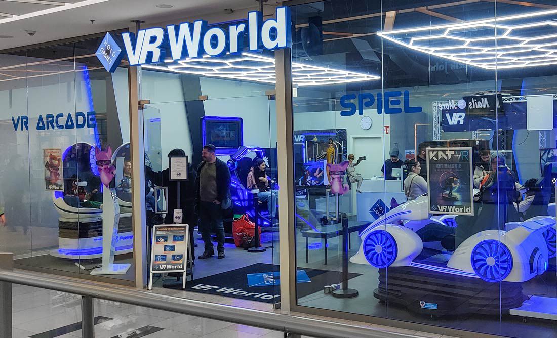 VR World Storefront in den Köln Arcaden